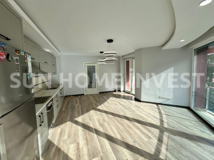 Antalya Konyaaltı Liman mahallesinde 2 havuzlu satılık 2+1 daire - Image 4