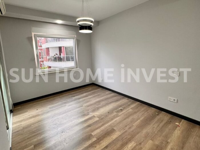 Antalya Konyaaltı Liman mahallesinde 2 havuzlu satılık 2+1 daire - Image 5