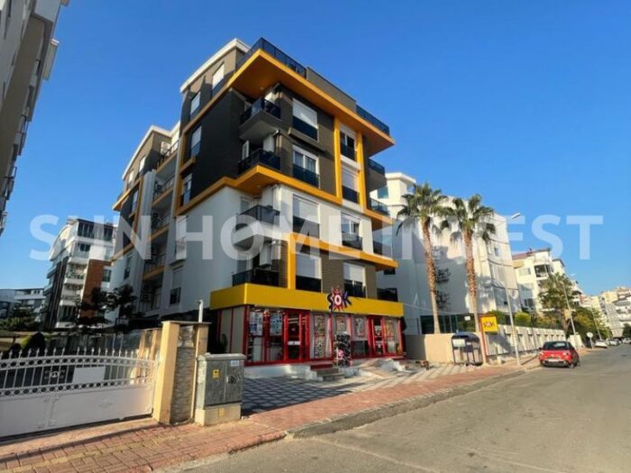 Antalya Konyaaltı Hurma mahallesinde havuzlu katta 2+1 daire - Görsel 1