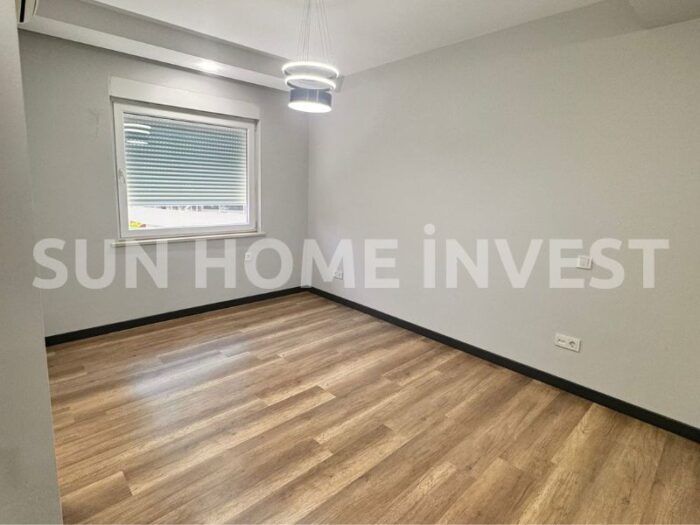 Antalya Konyaaltı Liman mahallesinde 2 havuzlu satılık 2+1 daire - Image 7